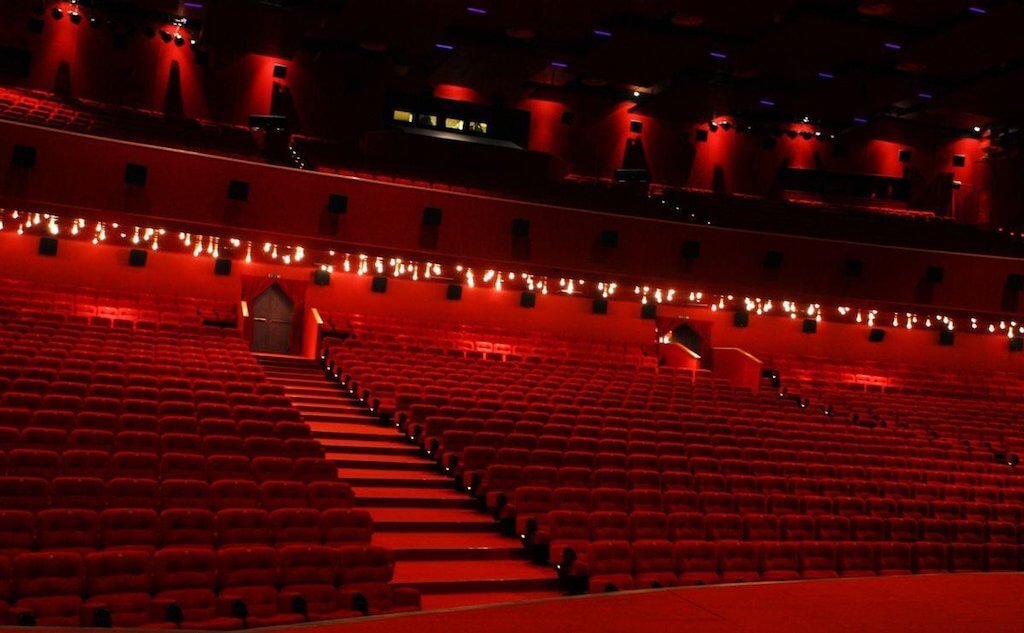 Специальные сеансы будут проводитьсяне вопрос дважды в месяц. На «тихие» показы приглашают и обычных посетителей. В кинозале будут идти фильмы, отобранные из текущего репертуара кинотеатра. Фото: Карофильм.