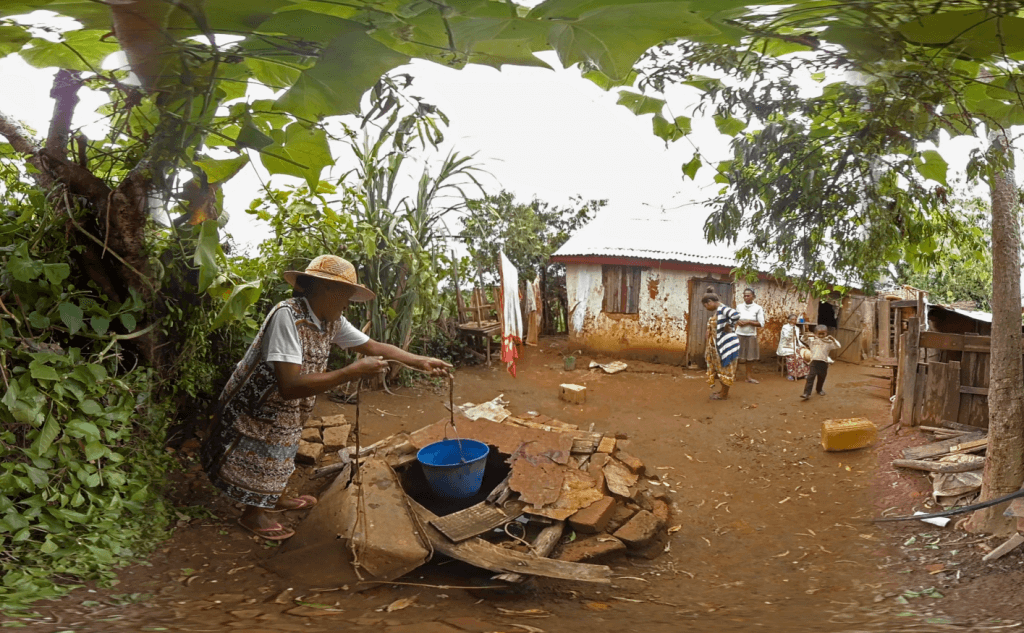 Фильмы виртуальной реальности сближают людей, делают их более милосердными. Именно этот результат нужен общественным организациям. Фото: medium.com