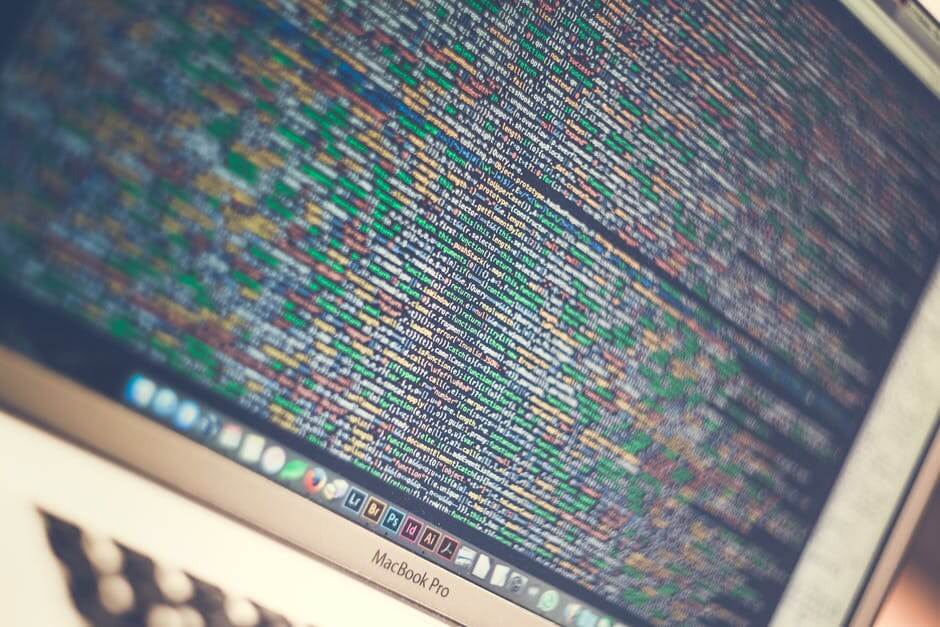Хакеры и злоумышленники могут использовать машинное обучение в своих целях. Например, смогут манипулировать алгоритмом, когда выяснят, как именно он был обучен. Изображение с сайта www.pexels.com (СС0)