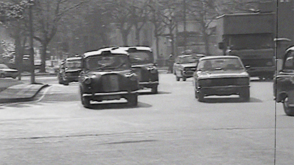 20 января 1958 года, то есть ровно 60 лет назад, на улицах Лондона появились первые радары контроля скорости. В 2015 году в России 67% всех постановлений о нарушении ПДД вынесены с использованием камер фотовидеофиксации и цифра эта неуклонно растет