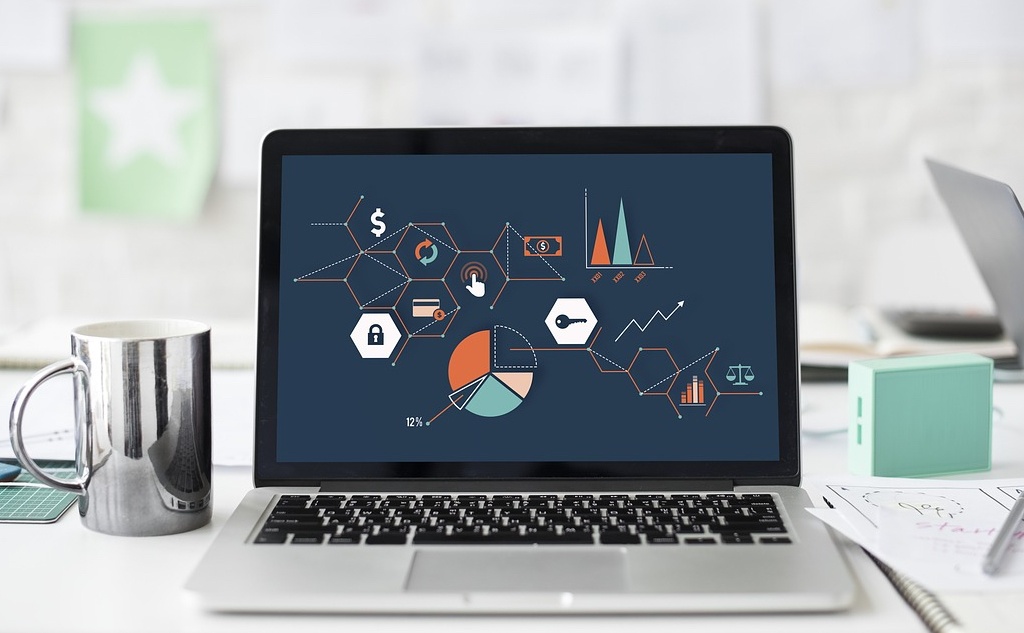 «Декларатор» – крупнейшая в России база данных деклараций доходов и имущества российских должностных лиц. Проект существует с 2011 года. В нем собраны декларации более чем 56 тысяч должностных лиц, в том числе президентов, членов правительства, депутатов Госдумы, губернаторов и сотрудников госкорпораций. Фото: Pexels.com (CC0).