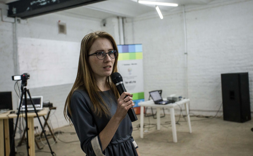 Какие темы были актуальнее всего, о чем мы писали, и какие идеи хотели донести до вас. На фото: Наталья Баранова на хакатоне Теплицы в Санкт-Петербурге. Автор фото: Глеб Пайкачев.