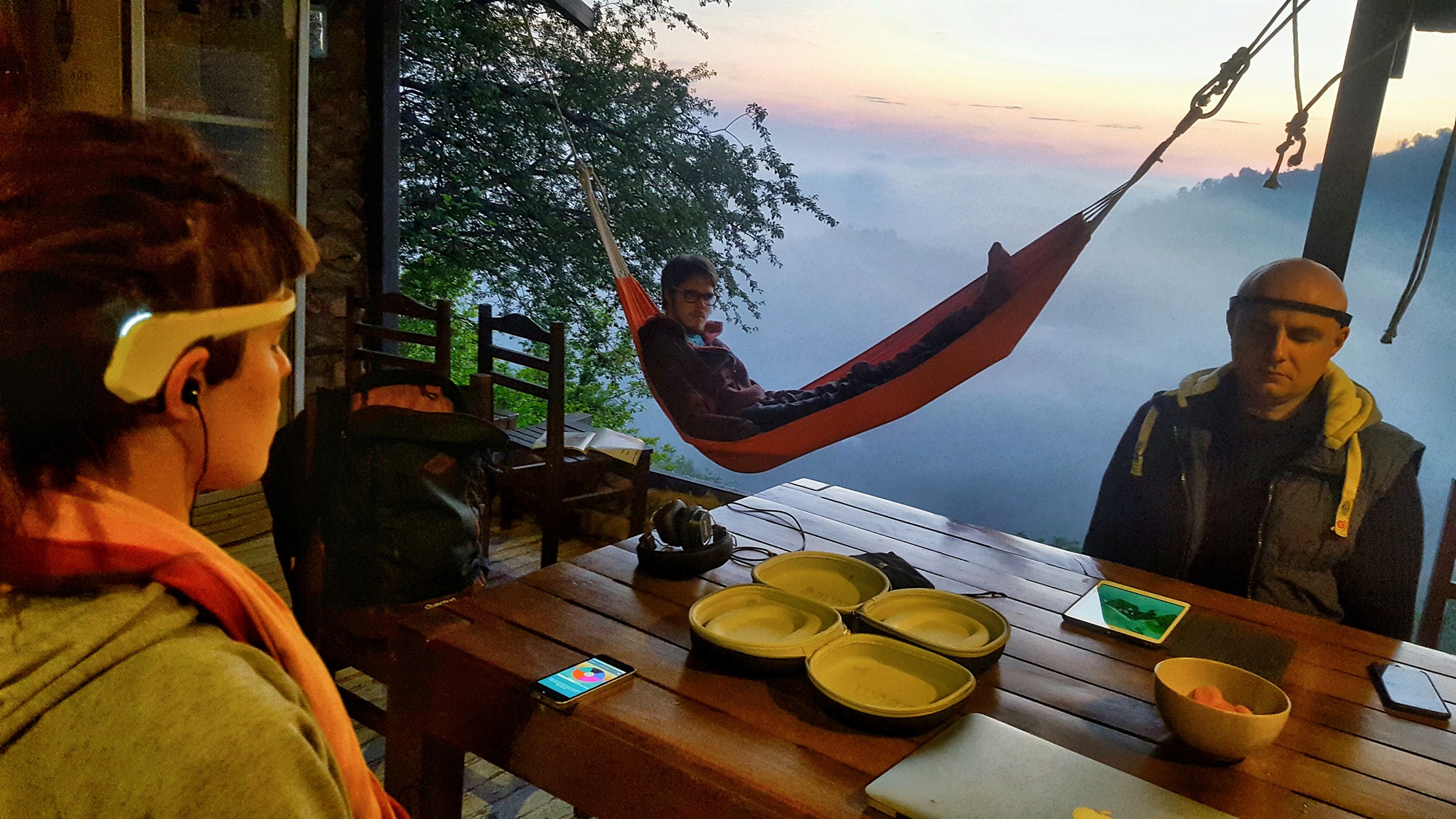  Техно-гуманитарные практики помогают участникам ретрита моделировать образ будущего. Изображение: соцсети Future Foundation