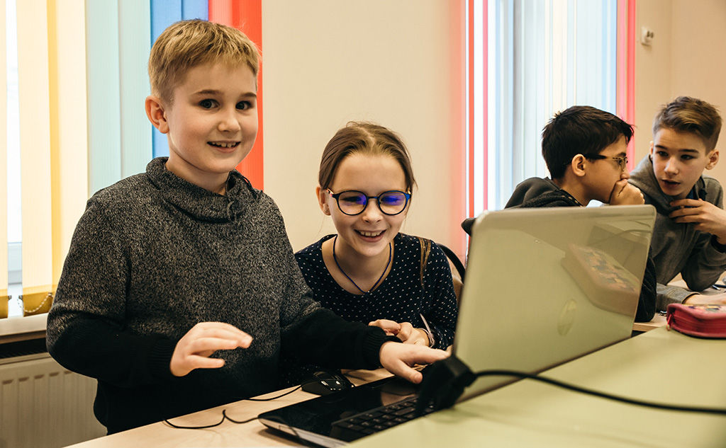 Современное поколение быстрее осваивает технологии и с энтузиазмом ищет свое призвание. Фото: «Айкью Опшн».