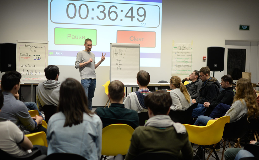 Как проходят занятия в кампусе "Нетологии". Фото: netology.ru.