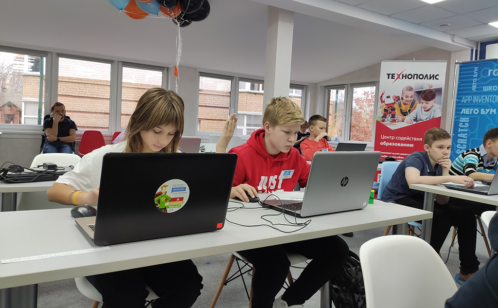 Код-бой для любителей программирования. Фото: центр «Познание».