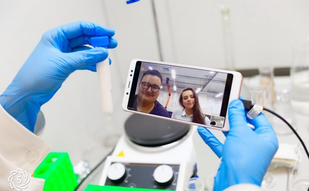 Как синтезировать квантовые точки онлайн. Фото предоставлено Отделом информации Олимпиады Кружкового движения НТИ.