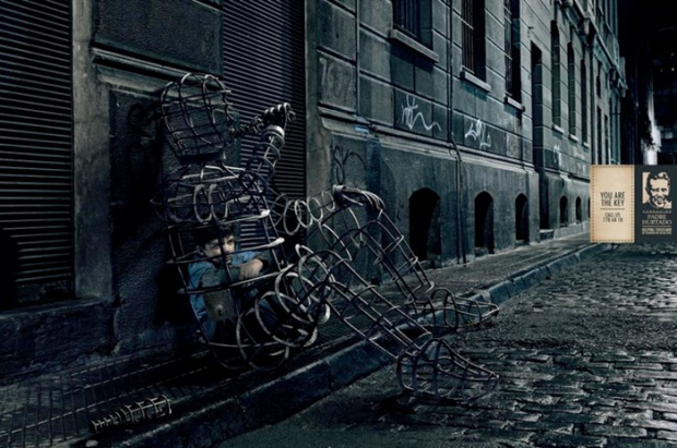 Изображение: Социальная реклама «Фонда Padre Hurtado» 